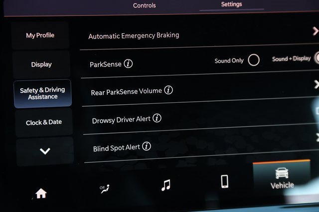 Used 2023 Jeep Compass Trailhawk w/ Trailhawk Convenience Group image 28