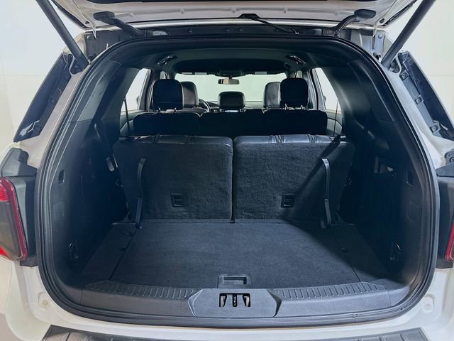 Certified 2020 Ford Explorer XLT w/ Equipment Group 202A image 10