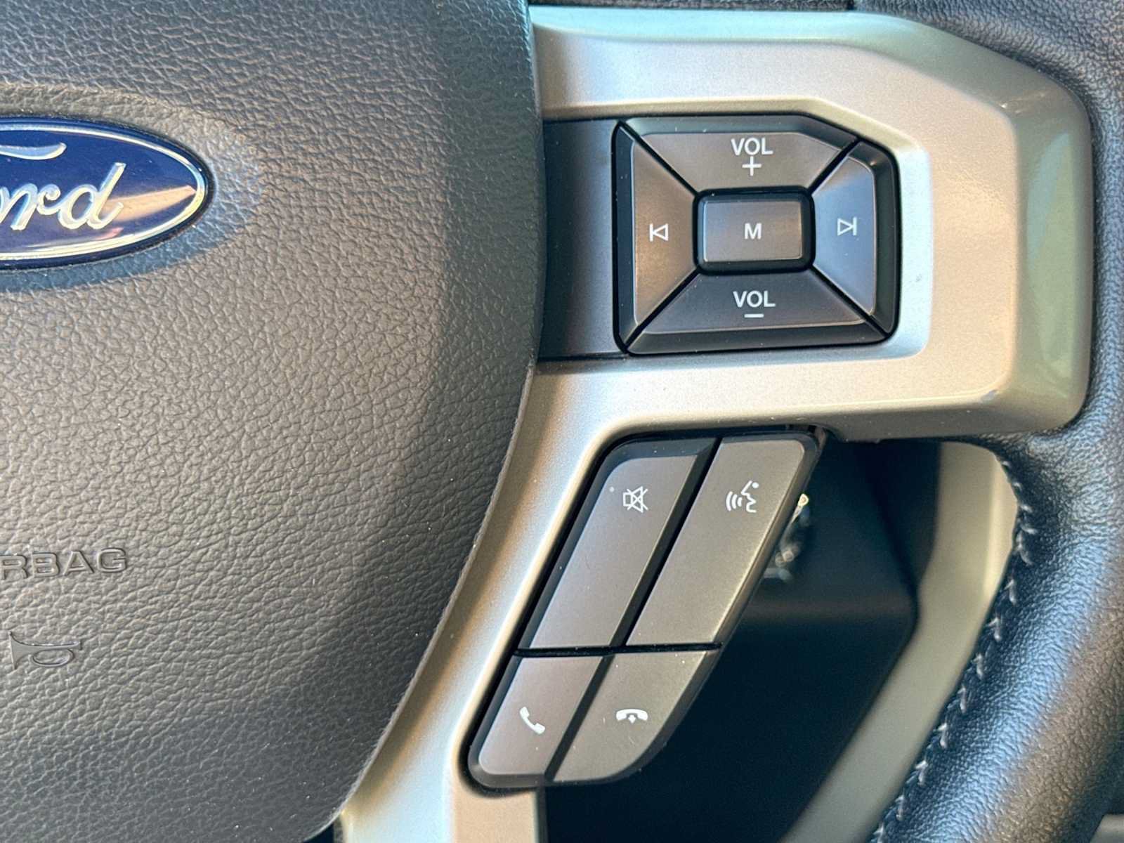 Certified 2019 Ford F150 Lariat w/ Equipment Group 502A Luxury AWD/4WD image 23