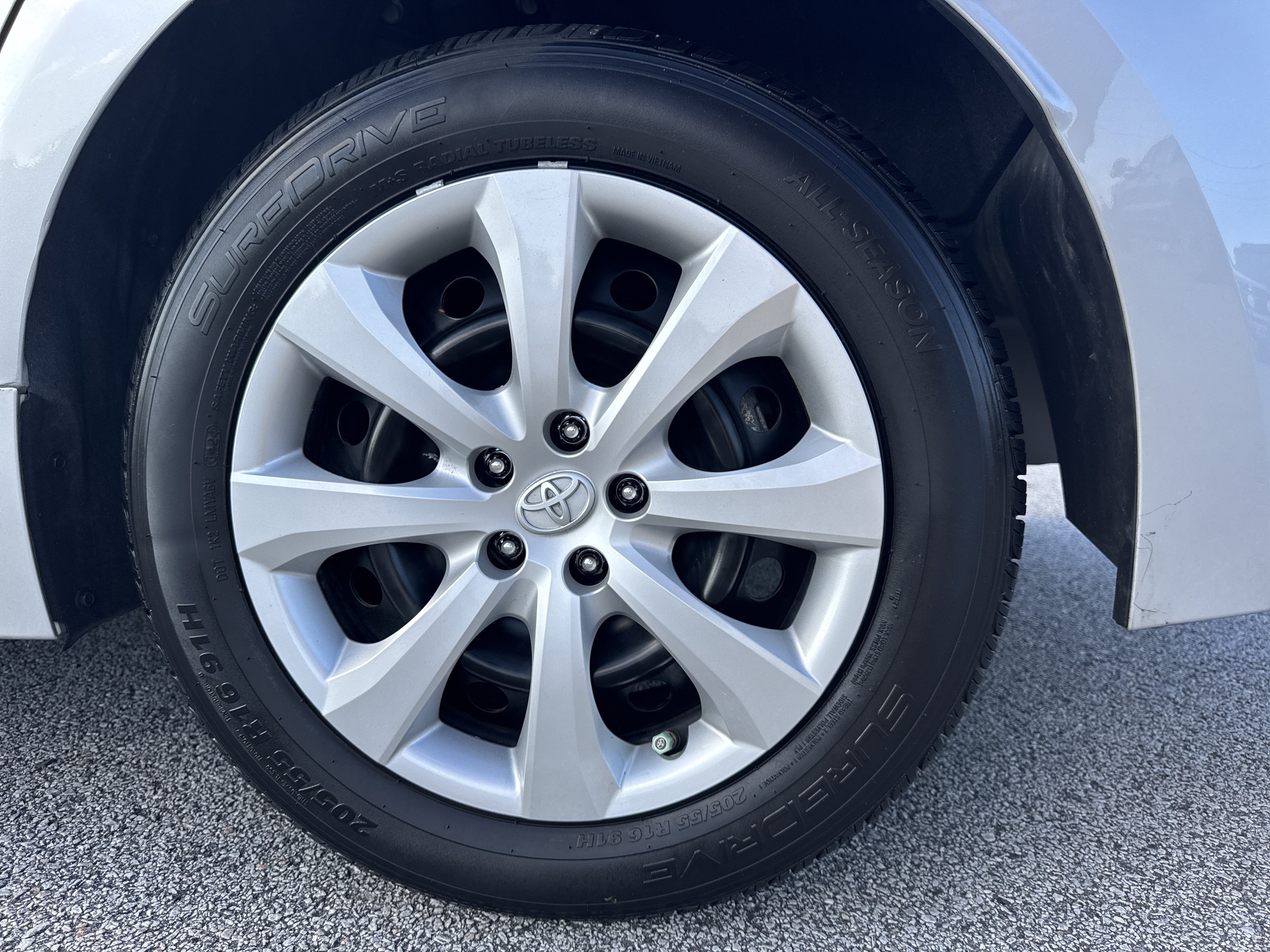 Used 2023 Toyota Corolla LE FWD image 19