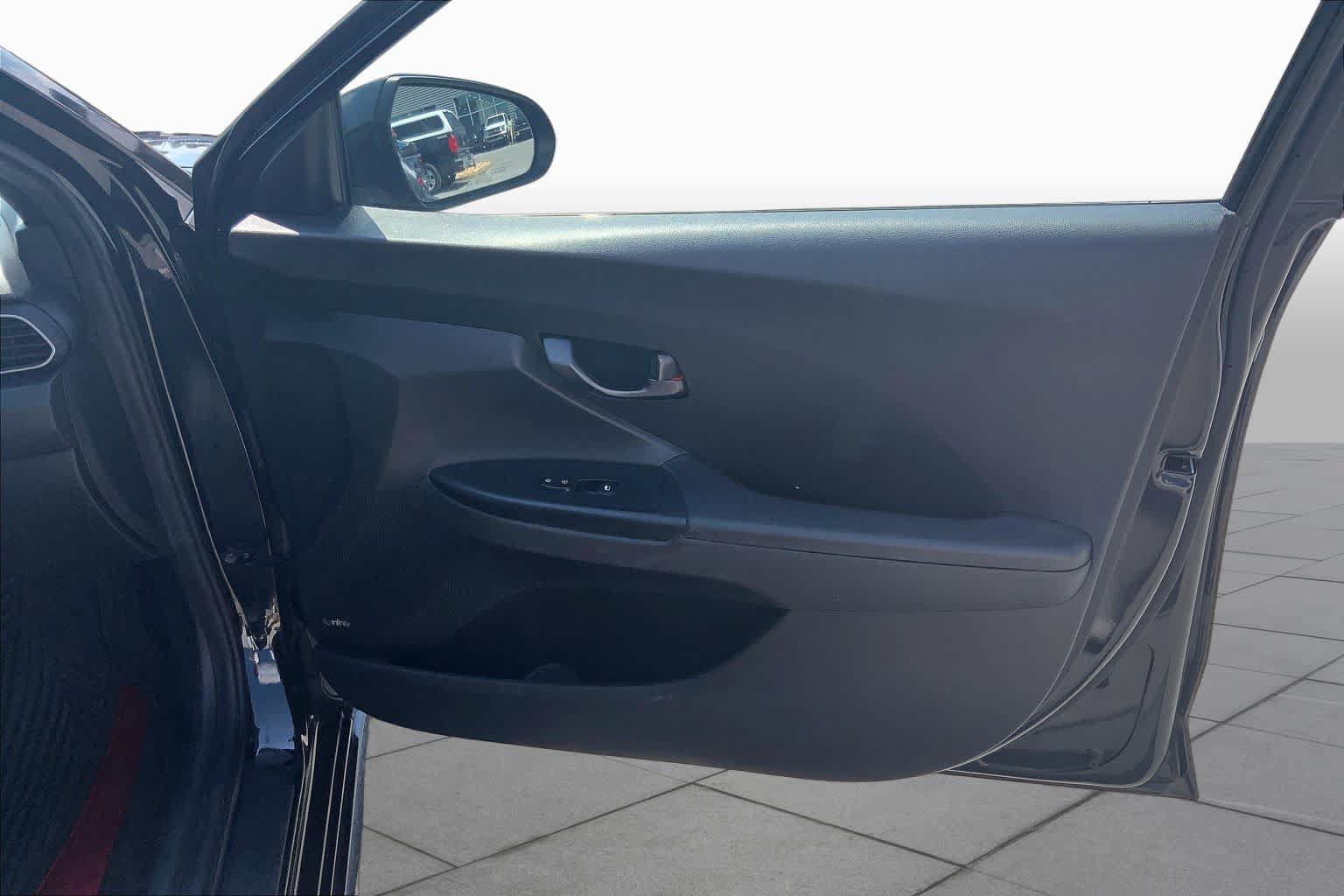 Used 2020 Hyundai Veloster Turbo FWD image 23