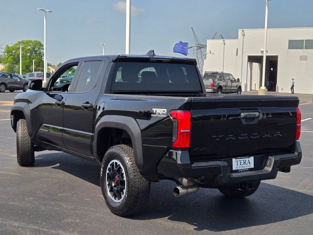 Used 2024 Toyota Tacoma TRD Off-Road AWD/4WD image 15