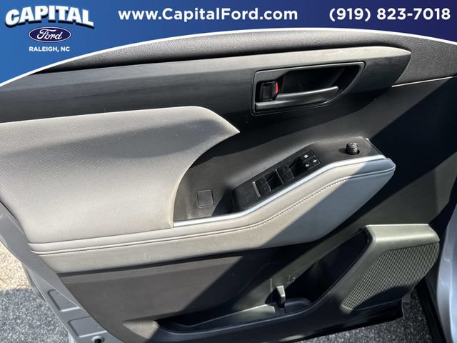 Used 2023 Toyota Highlander LE FWD image 20