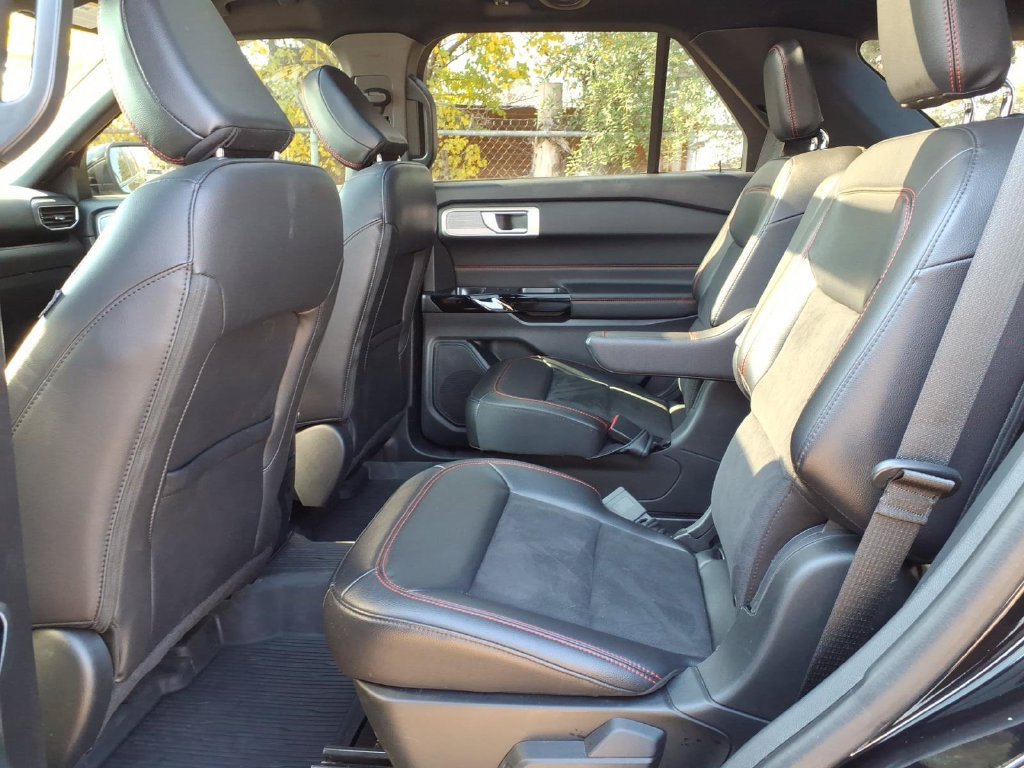 Certified 2024 Ford Explorer ST-Line w/ Class IV Trailer Tow Package AWD/4WD image 12