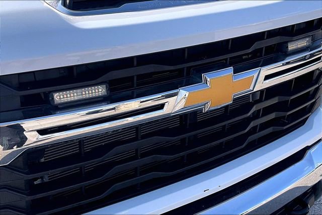 Used 2024 Chevrolet Silverado 2500 LT w/ Convenience Package image 27