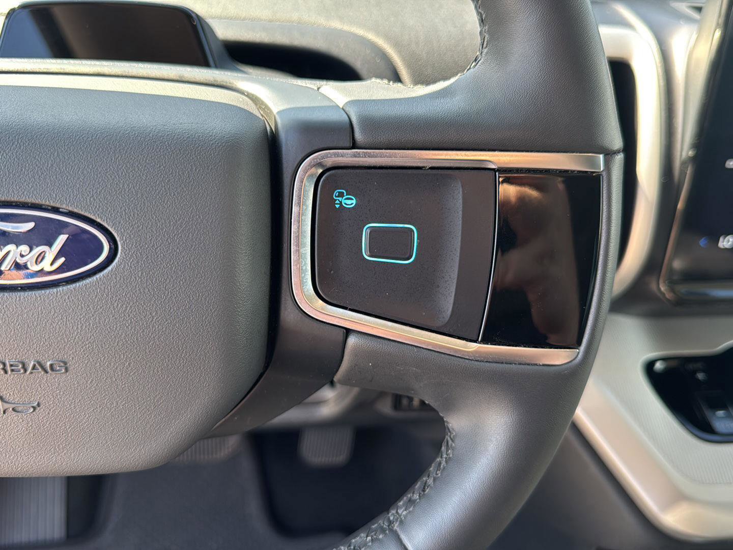 Certified 2025 Ford Expedition Active image 20