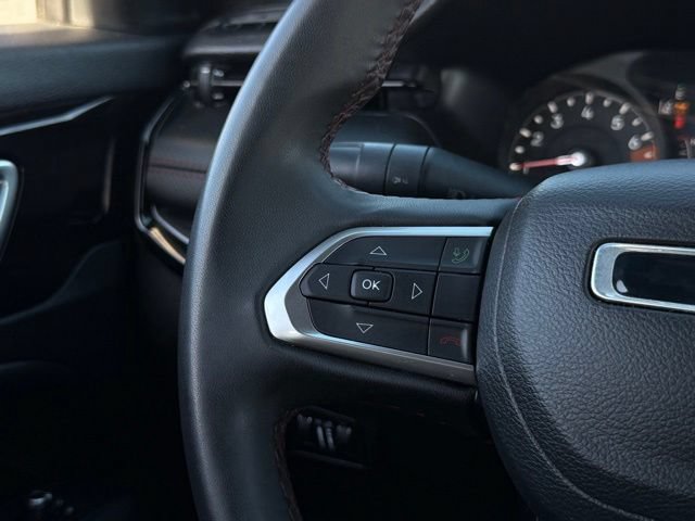 Used 2023 Jeep Compass Trailhawk AWD/4WD image 9