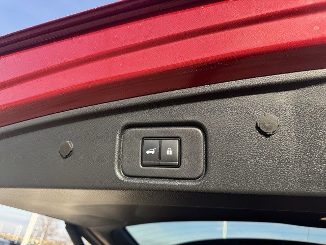 Used 2024 Nissan Pathfinder Platinum w/ Cargo Package image 32