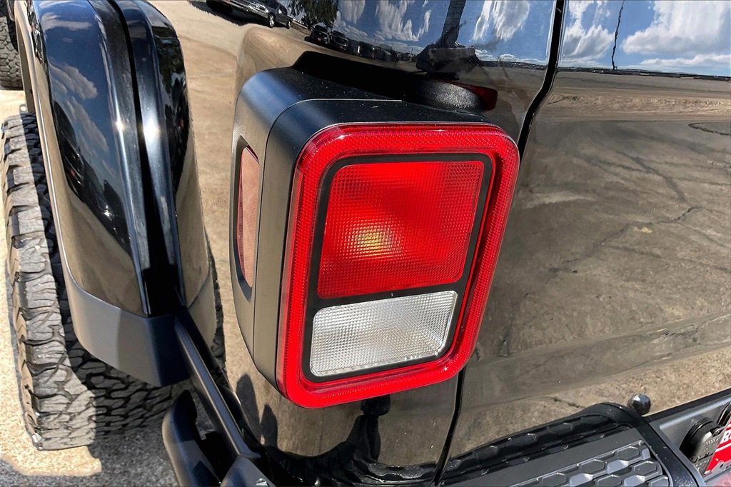Used 2023 Jeep Gladiator Rubicon w/ Cold Weather Group image 20