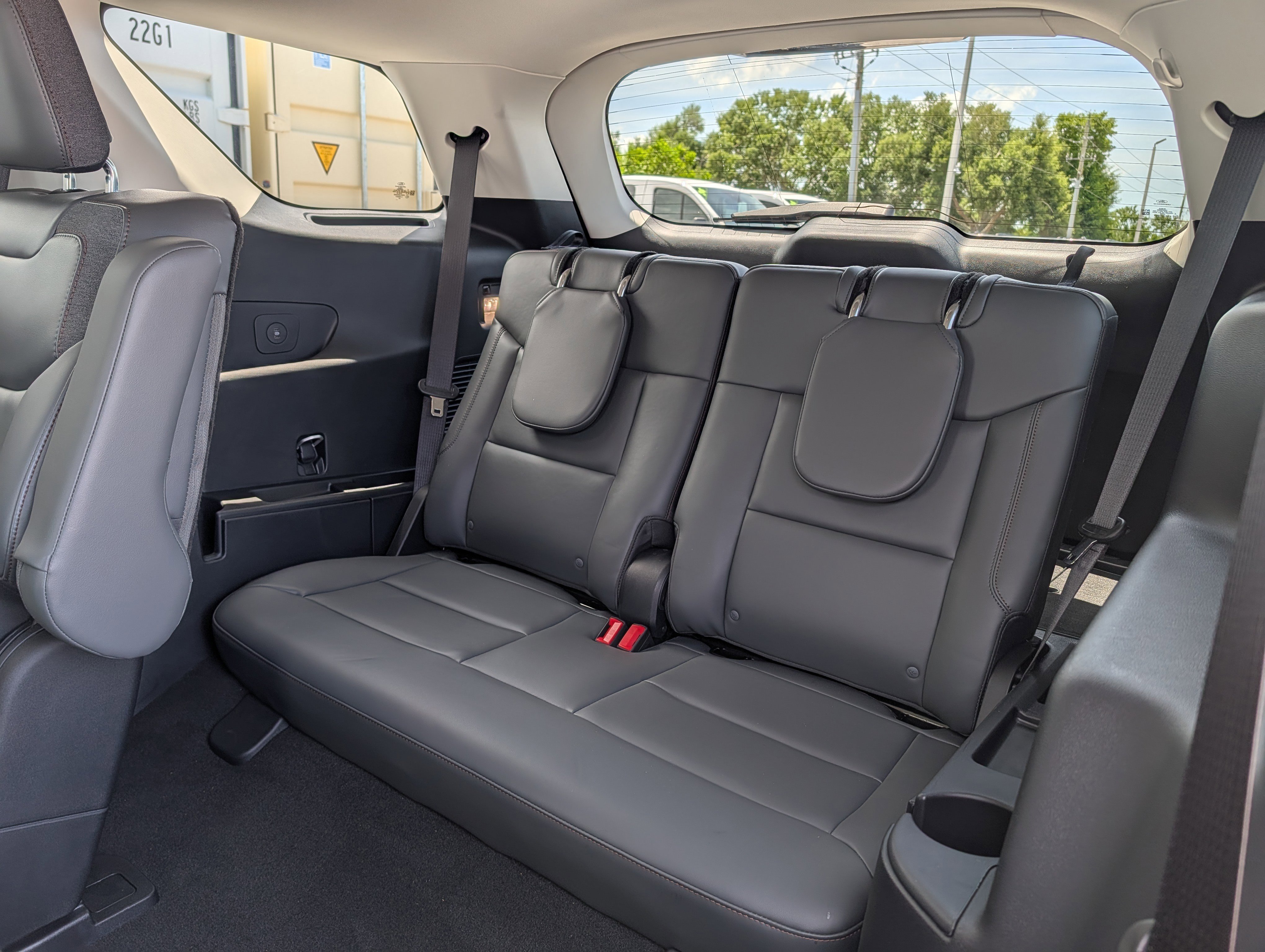 Certified 2025 Ford Explorer Active w/ Active Comfort Package RWD image 15