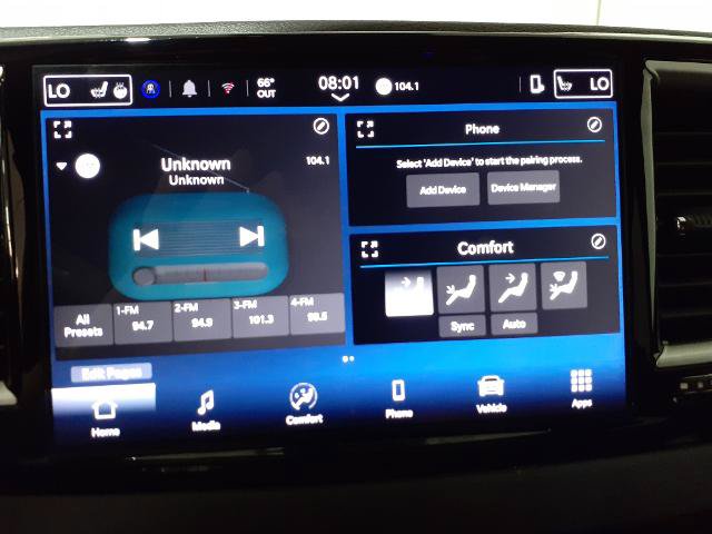 Used 2025 Chrysler Pacifica Select FWD image 4