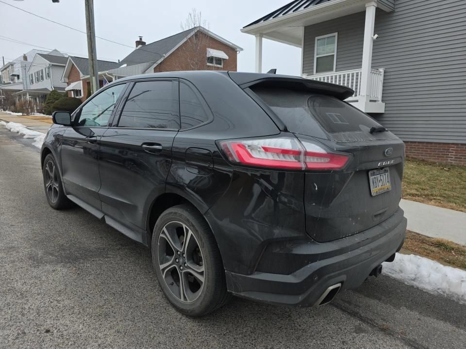 Certified 2022 Ford Edge ST image 3