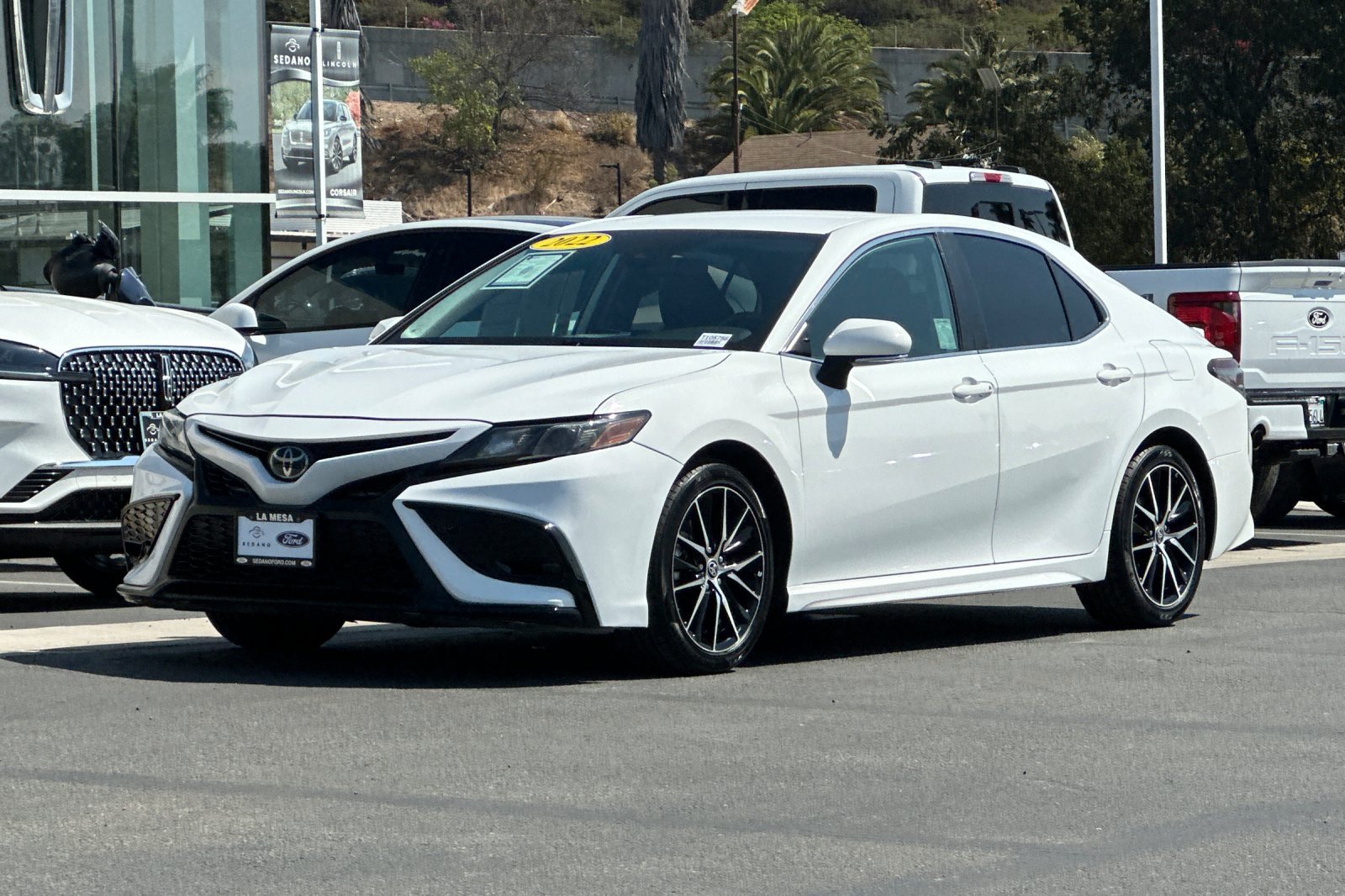 Used 2022 Toyota Camry SE w/ Carpet Mat Package (TMS) FWD image 7