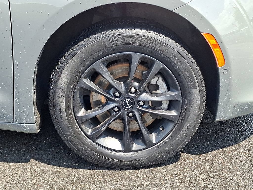 Used 2020 Chrysler Pacifica Touring-L w/ Advanced Safetytec Group AWD/4WD image 11