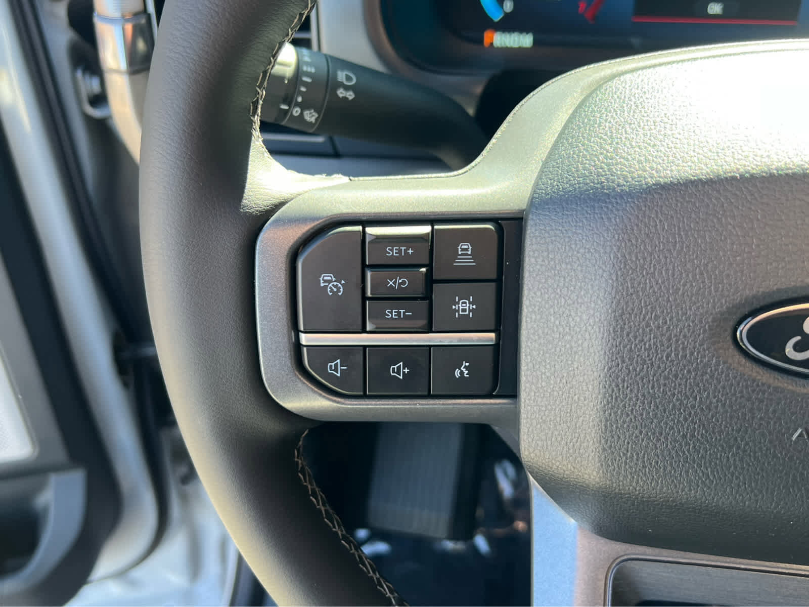 Certified 2025 Ford F150 Lariat w/ Equipment Group 502A High image 34