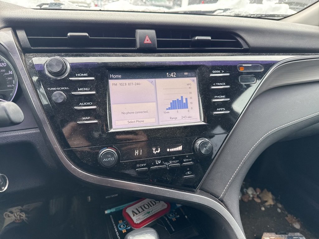 Used 2019 Toyota Camry SE image 4