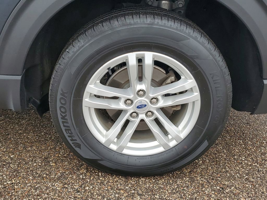 Certified 2023 Ford Explorer XLT w/ Class IV Trailer Tow Package image 6