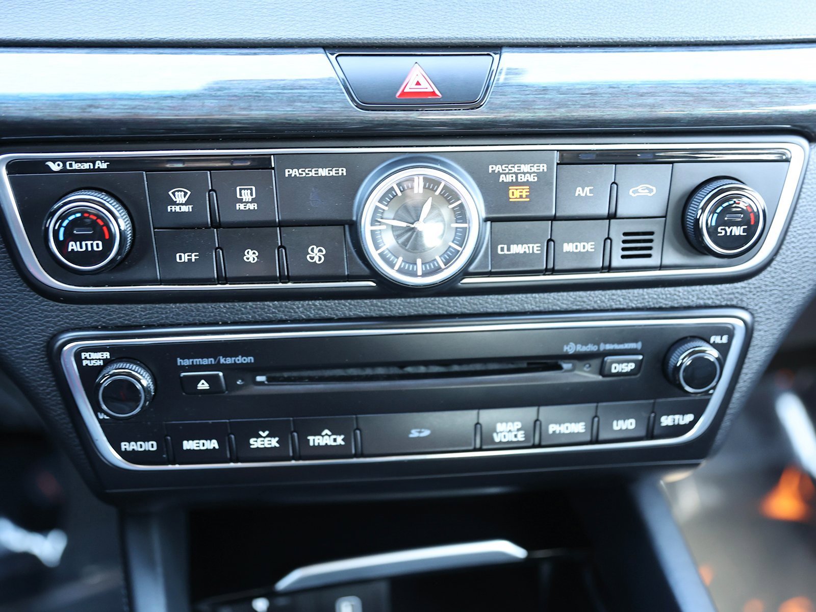 Used 2018 Kia Cadenza Limited w/ Paint Protection Package image 22