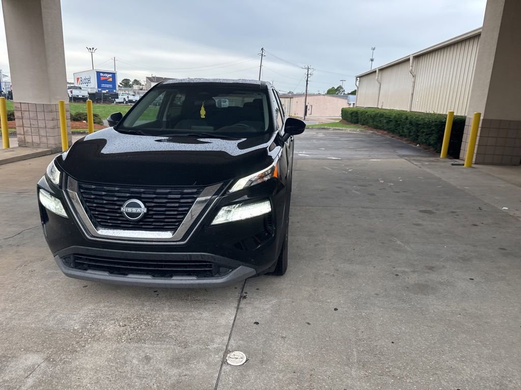 Used 2022 Nissan Rogue SV FWD image 4