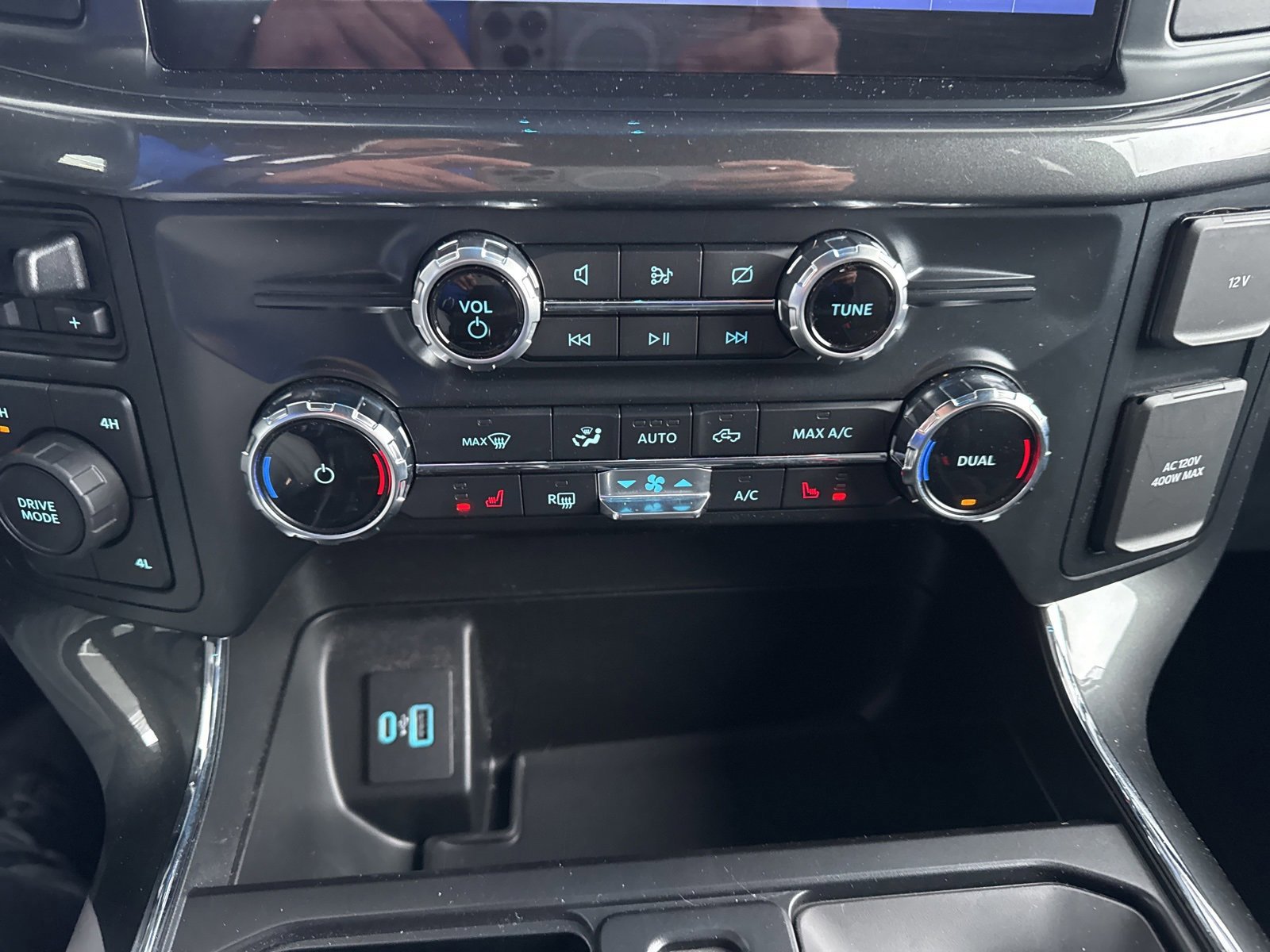 Certified 2022 Ford F150 XLT w/ Equipment Group 302A High image 34