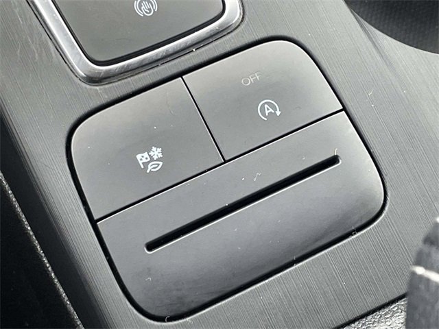 Certified 2020 Ford Escape SE image 30