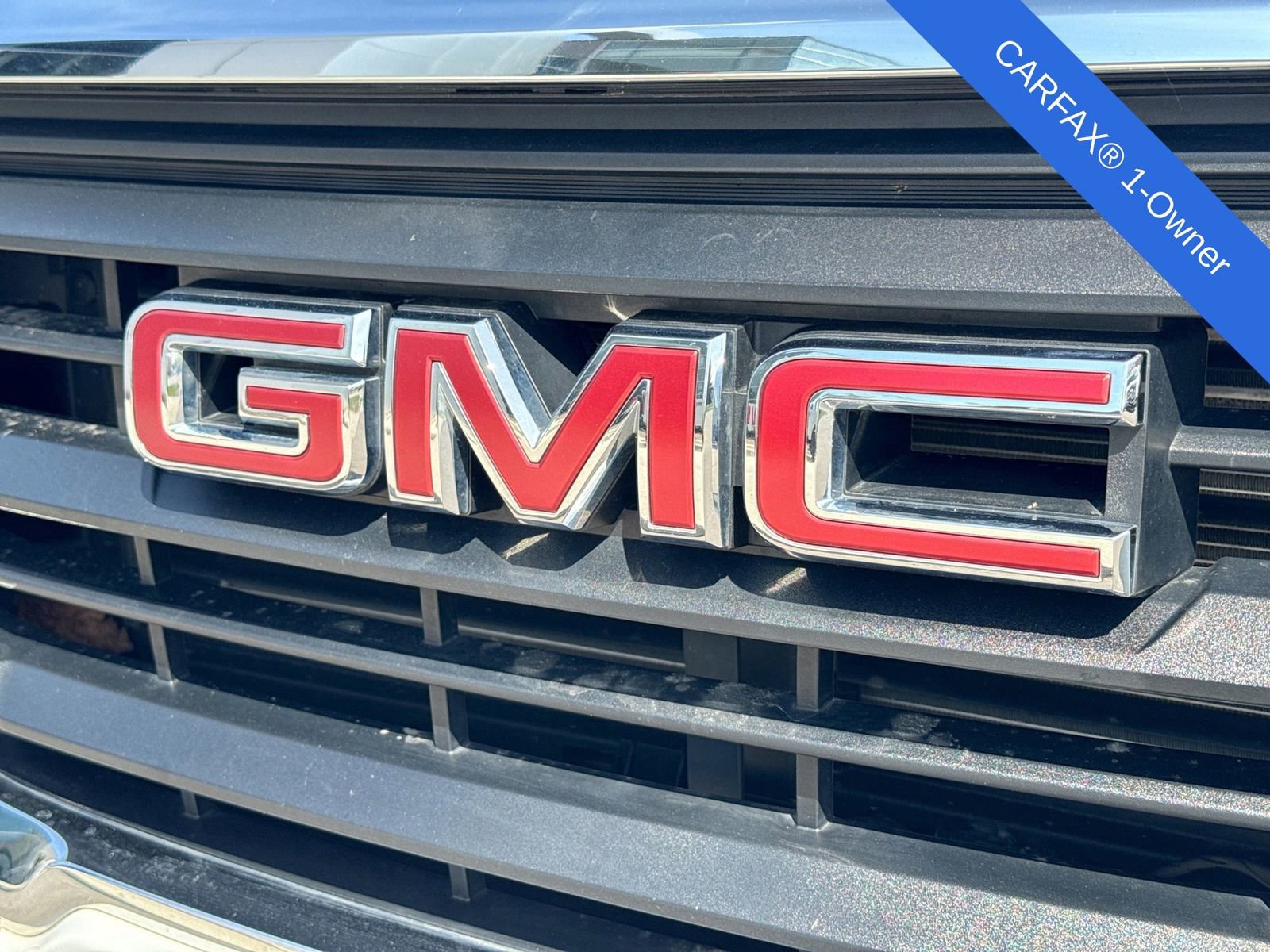 Used 2023 GMC Terrain SLE w/ Driver Convenience Package FWD image 14