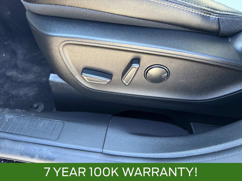 Certified 2023 Ford Escape Platinum w/ Premium Technology Package image 18