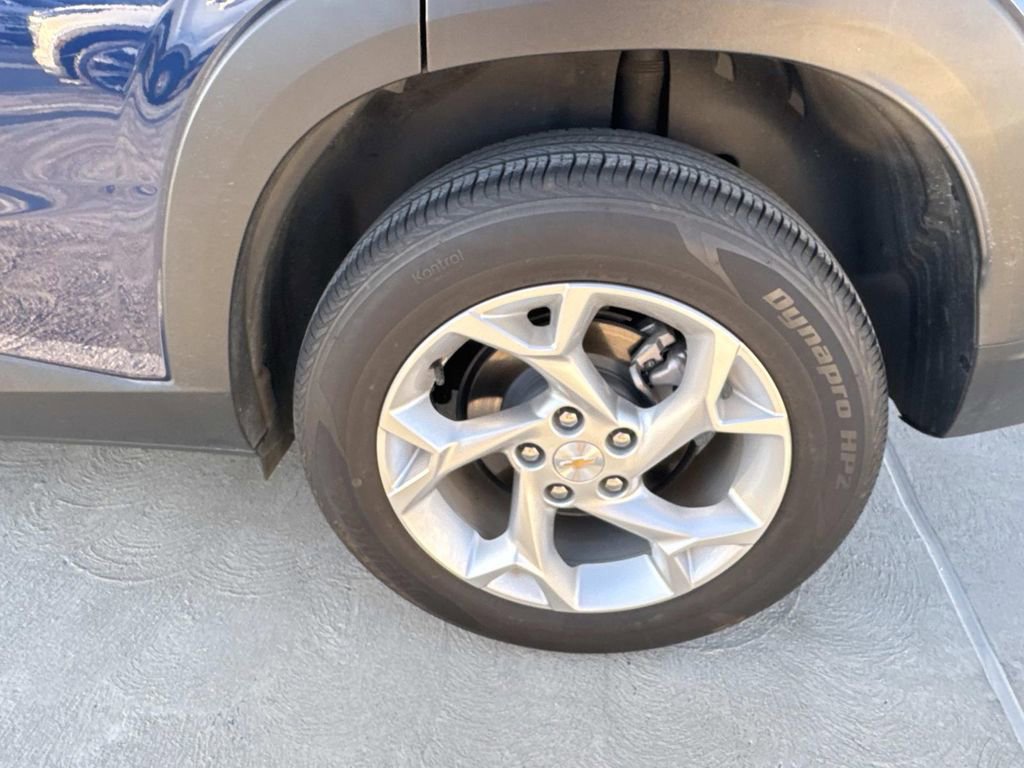 Used 2024 Chevrolet Trax LS w/ LS Convenience Package image 11