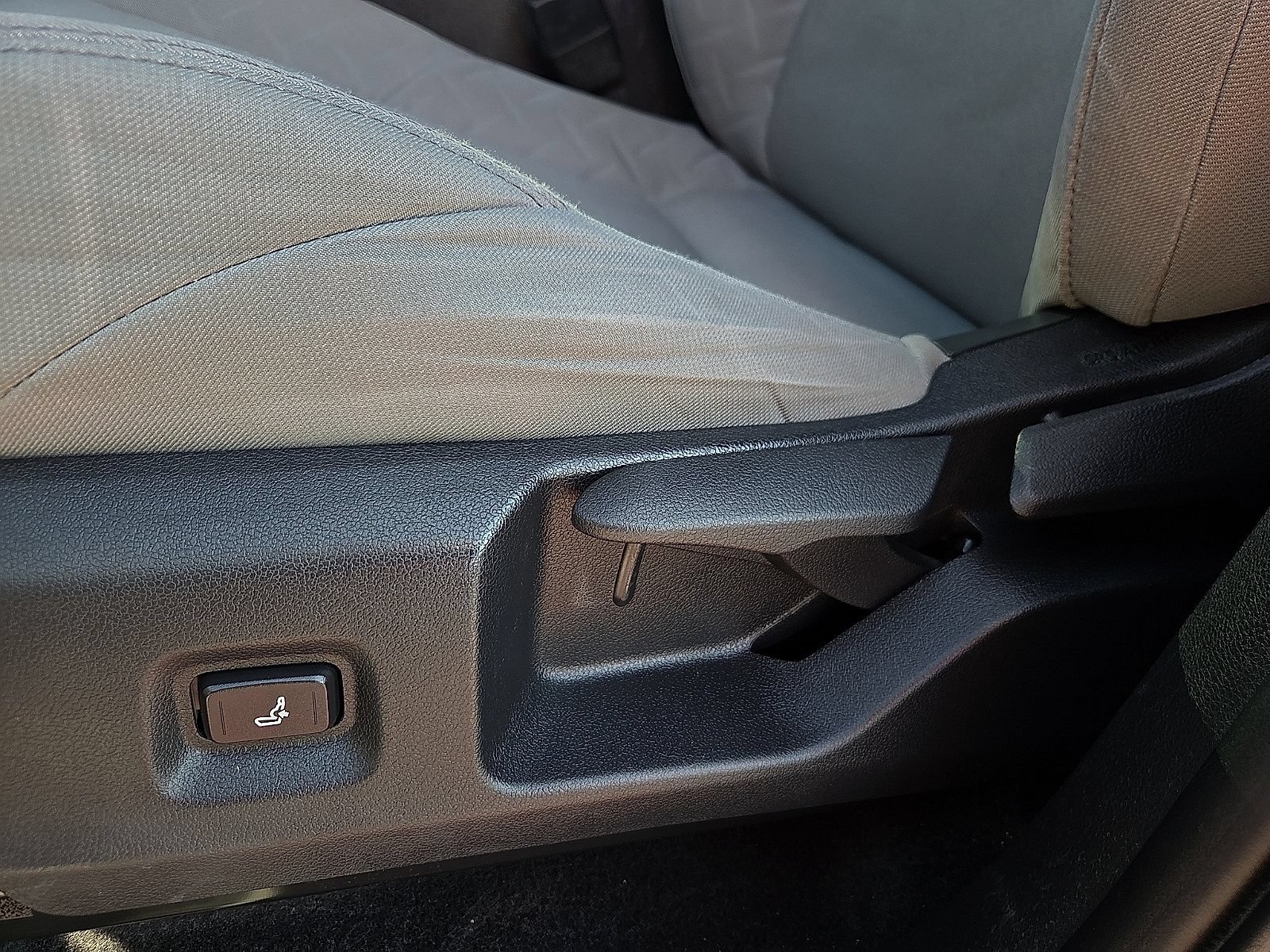 Used 2024 Toyota Tacoma SR5 AWD/4WD image 15