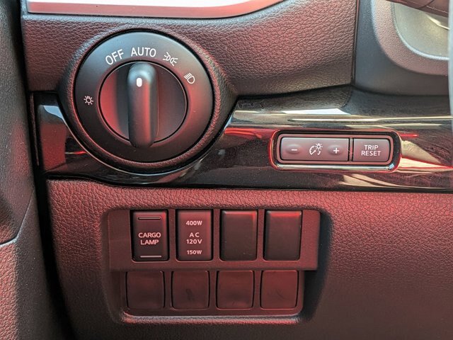 Used 2024 Nissan Titan SV w/ SV Convenience Package AWD/4WD image 18
