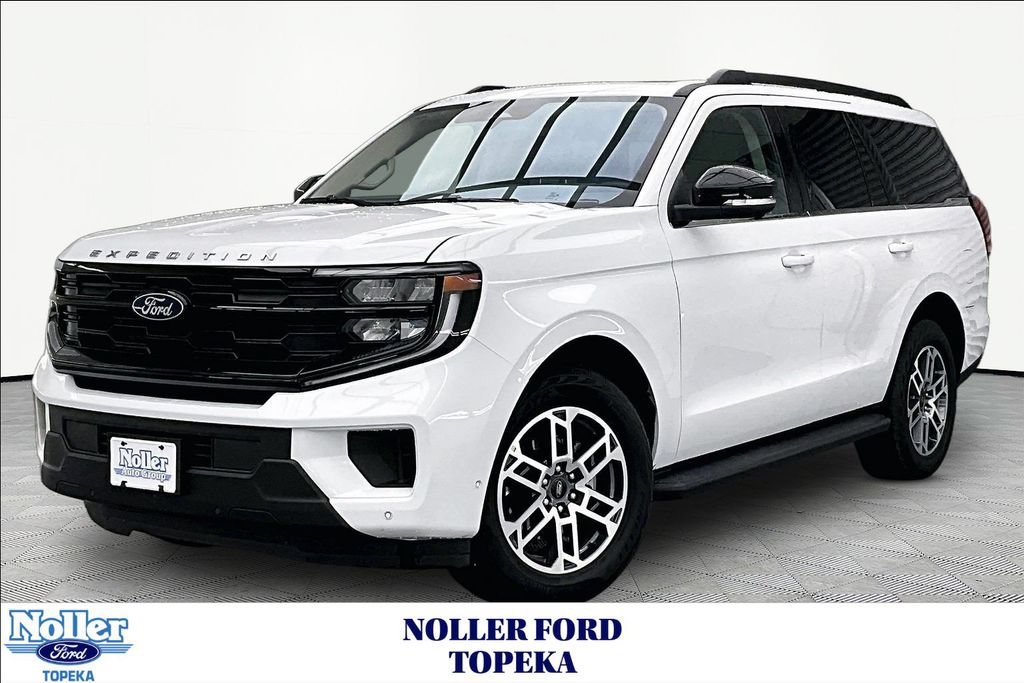 Certified 2025 Ford Expedition Active AWD/4WD image 1