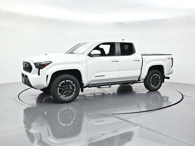 Used 2024 Toyota Tacoma TRD Sport AWD/4WD image 5