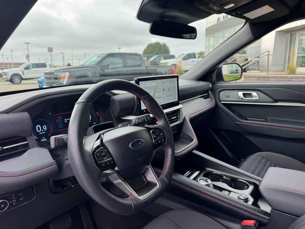 Certified 2025 Ford Explorer ST-Line w/ ST-Line Street Pack image 8