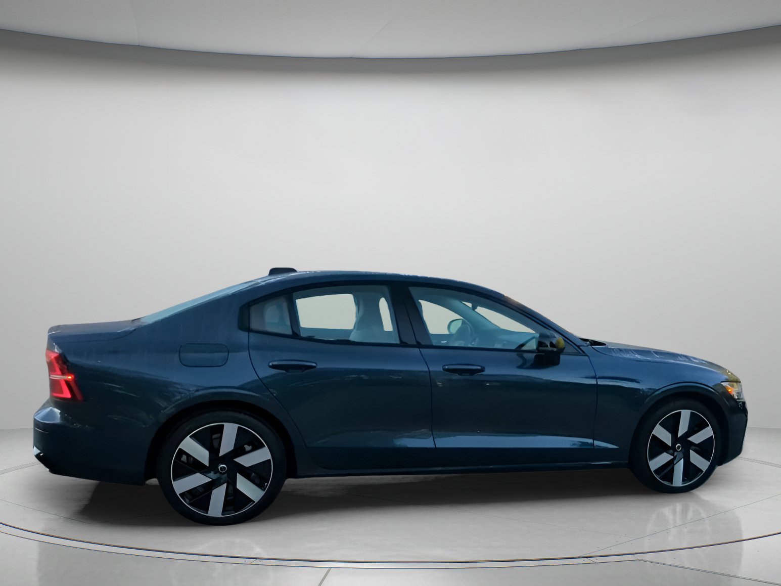 Used 2024 Volvo S60 T8 Ultimate AWD/4WD image 31
