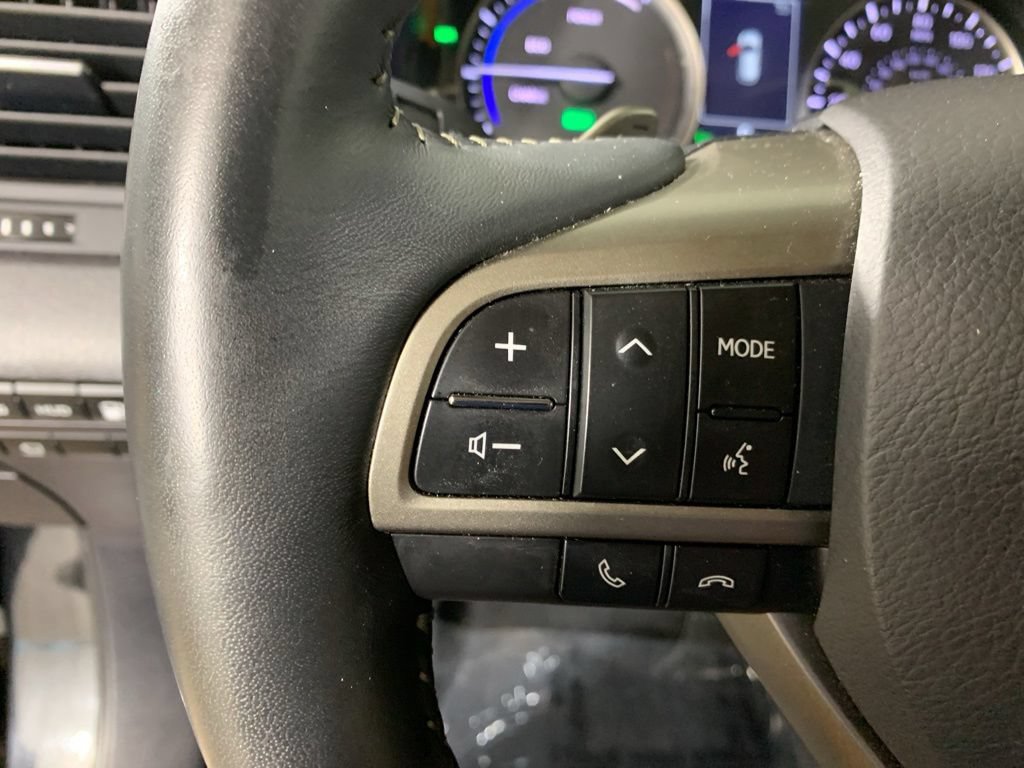 Used 2022 Lexus RX 450h AWD w/ Luxury Package image 21