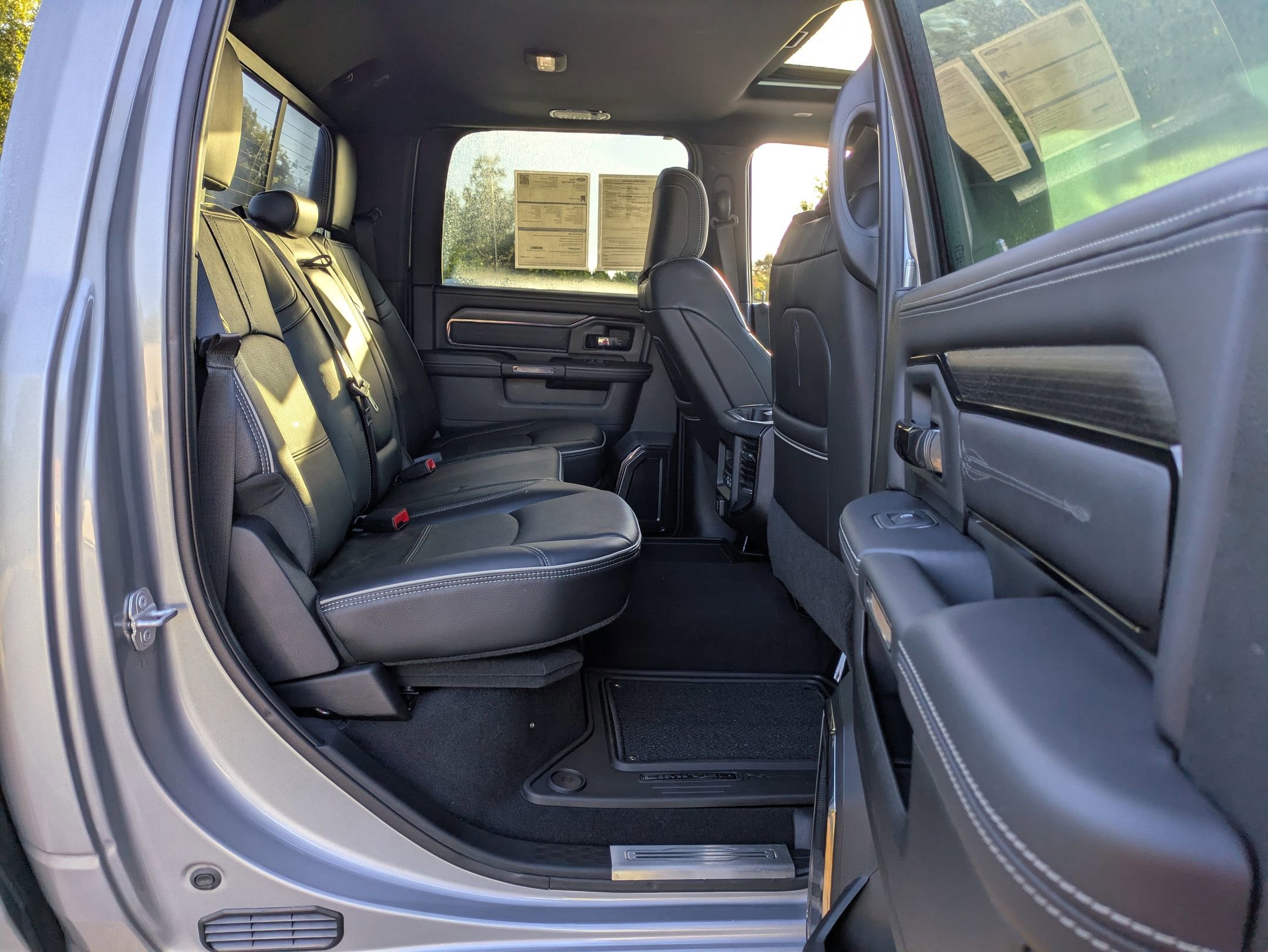 Used 2024 RAM 2500 Limited image 40