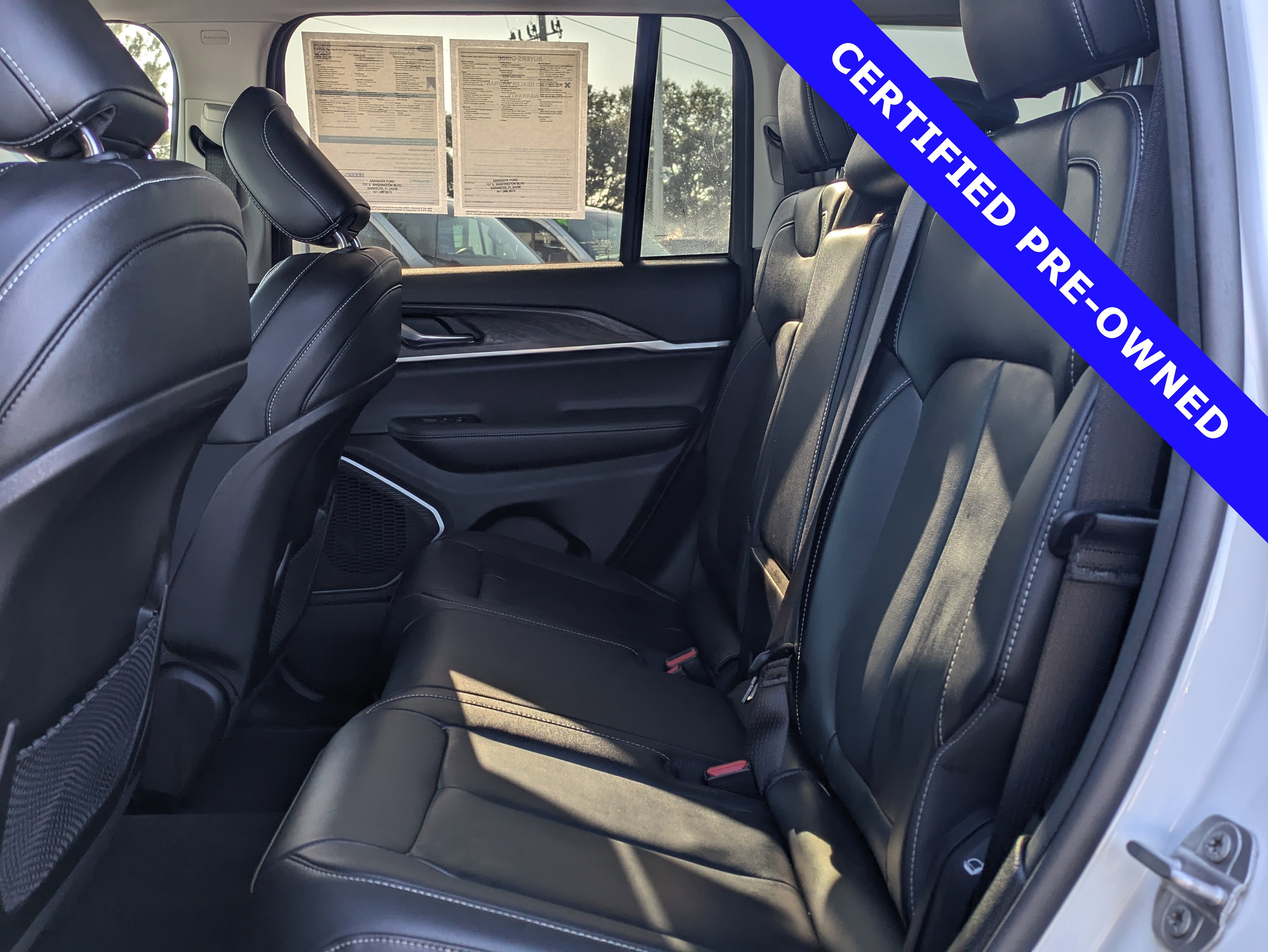 Used 2022 Jeep Grand Cherokee Limited image 14