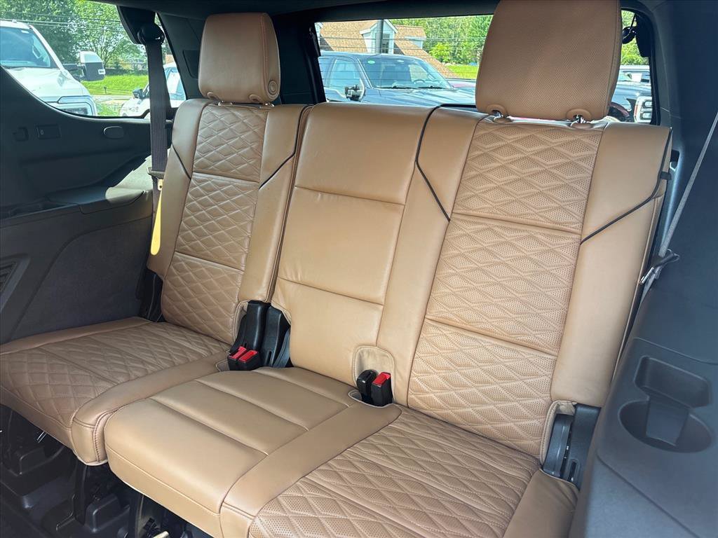Used 2024 Cadillac Escalade Sport w/ LPO, ONYX Package AWD/4WD image 18