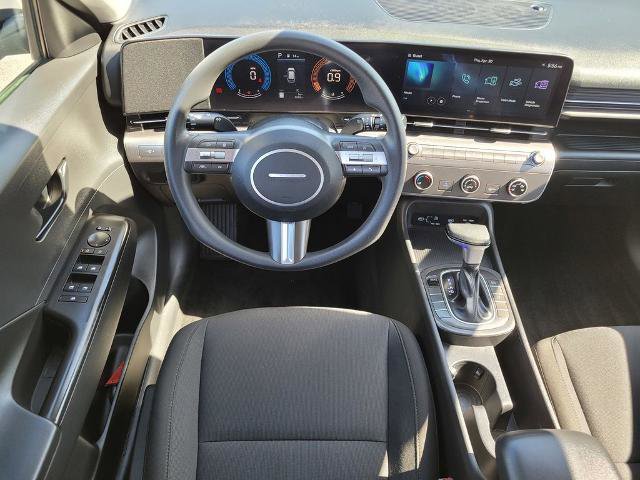 Used 2025 Hyundai Kona SE FWD image 15