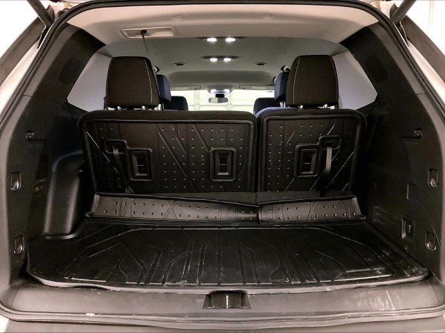 Used 2021 Chevrolet Traverse LT FWD image 34