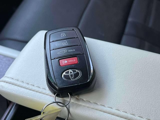 Used 2024 Toyota Sequoia Capstone AWD/4WD image 41