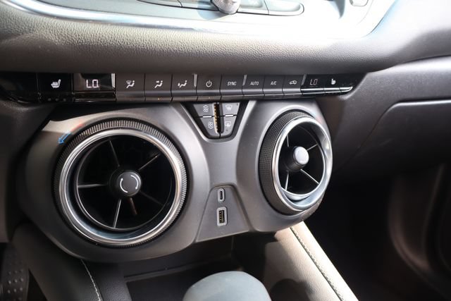 Used 2025 Chevrolet Blazer LT AWD/4WD image 22