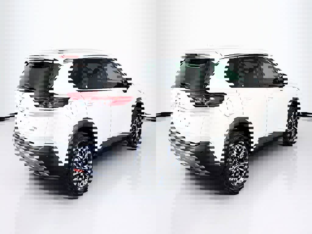 Used 2022 Nissan Rogue SV image 5