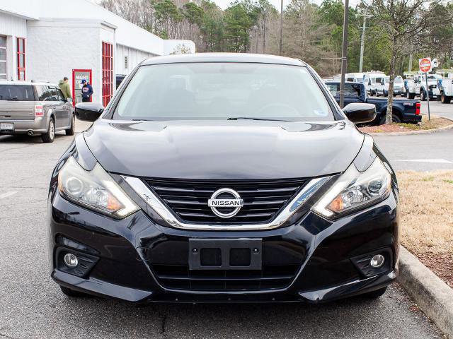 Used 2017 Nissan Altima 2.5 SR w/ Midnight Edition Package image 2