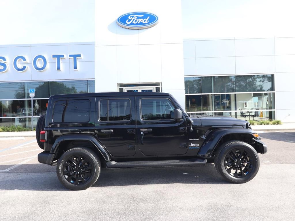 Used 2023 Jeep Wrangler Unlimited Sahara AWD/4WD image 21