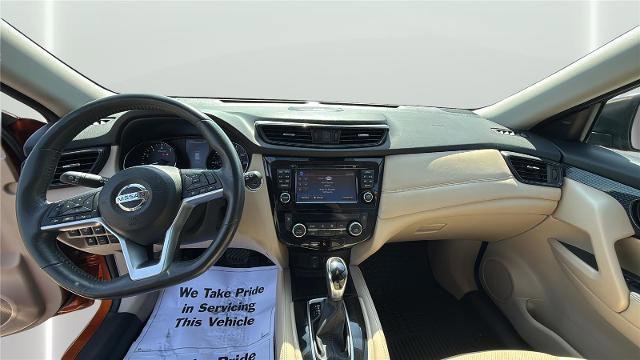 Used 2017 Nissan Rogue SL w/ SL Premium Package image 12