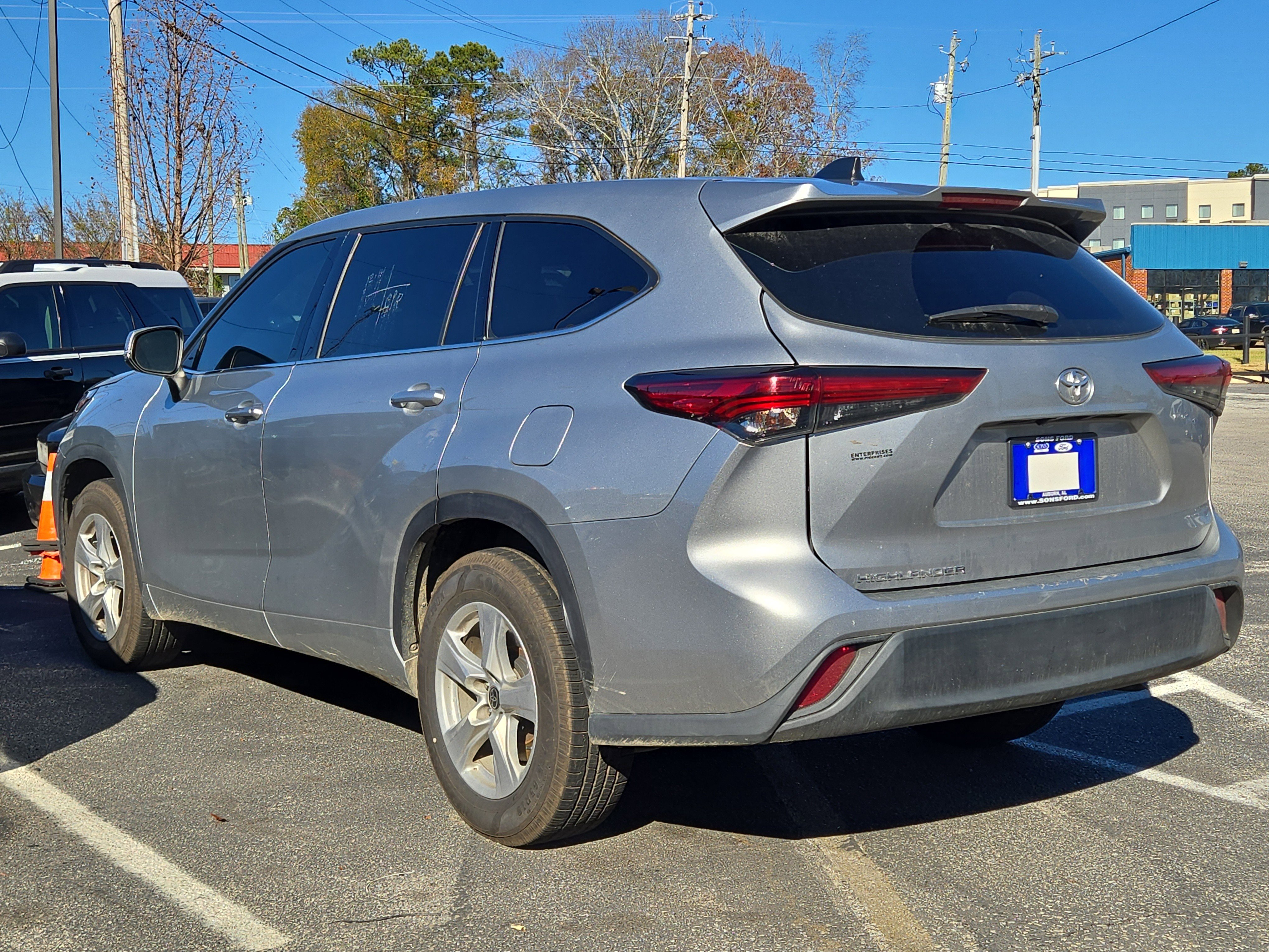Used 2022 Toyota Highlander L image 6