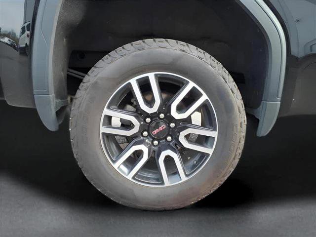Used 2024 GMC Sierra 1500 AT4 w/ Technology Package image 9