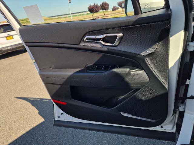 Used 2023 Kia Sportage LX image 27