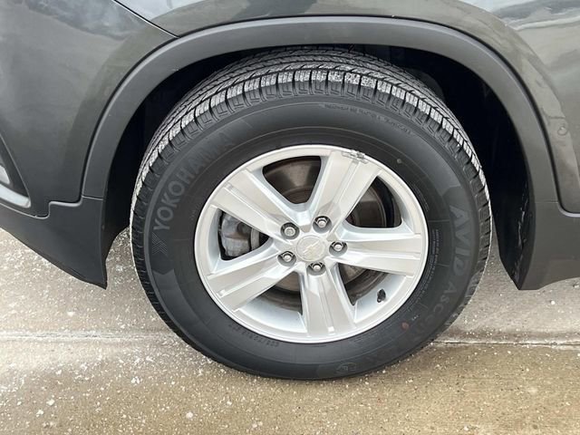 Used 2017 Chevrolet Trax LT w/ LT Convenience Package image 9